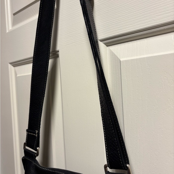 Roots Black Leather Crossbody Bag - Picture 7 of 10